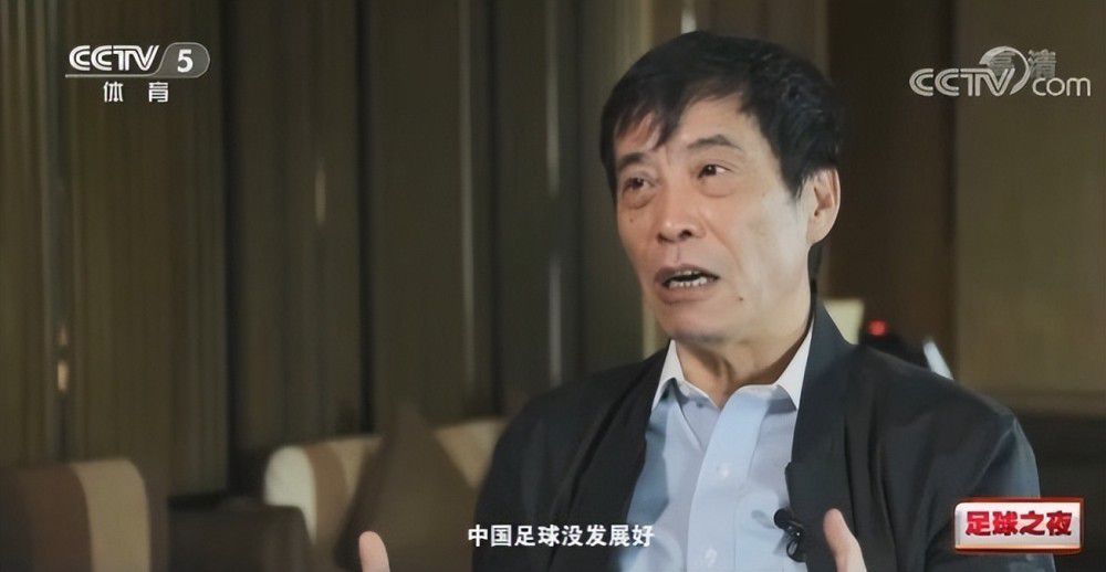 老师脱了裙子坐了上去电影