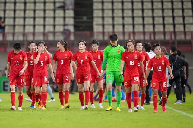 3个女人互添高潮