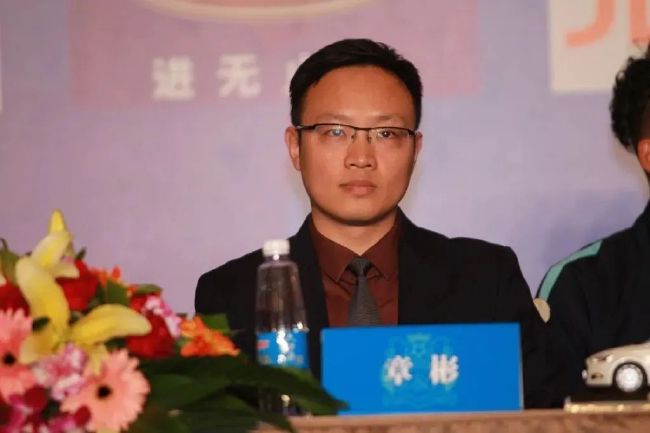 亚洲欧美在线一区二区