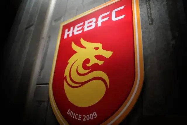 女主人享受舌奴用嘴伺候
